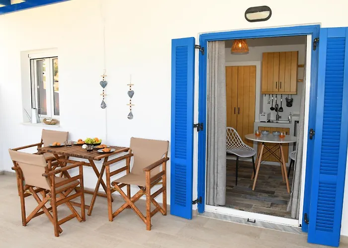 Petite Studios Batsi