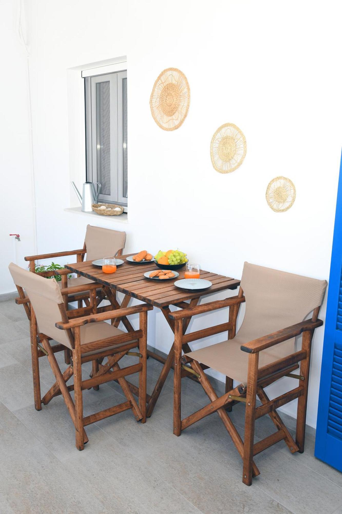 Petite Batsi Apartment
