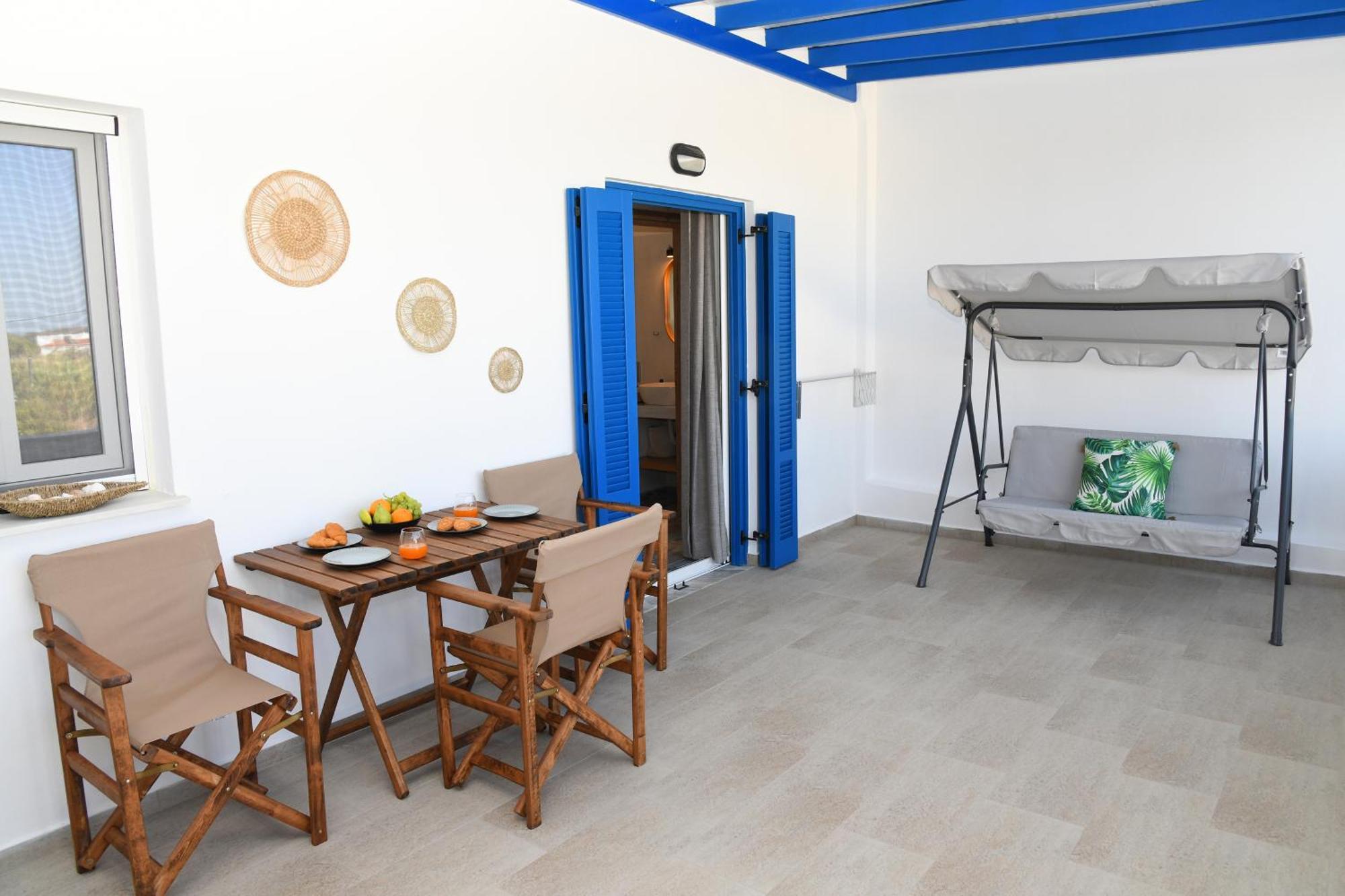 Petite Batsi Apartment *